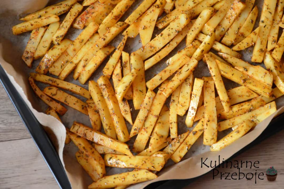 Chrupiące frytki z piekarnika bez oleju? Poznaj sekret Damiana Sobczaka!