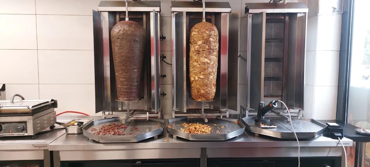 Ile gram mięsa w kebabie? Zaskakujące różnice, które musisz znać