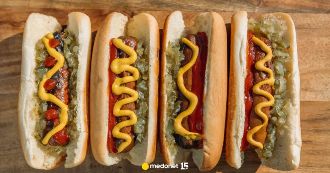 Hot dog ze stacji: Skład parówek premium. Czy wiesz, co jesz?
