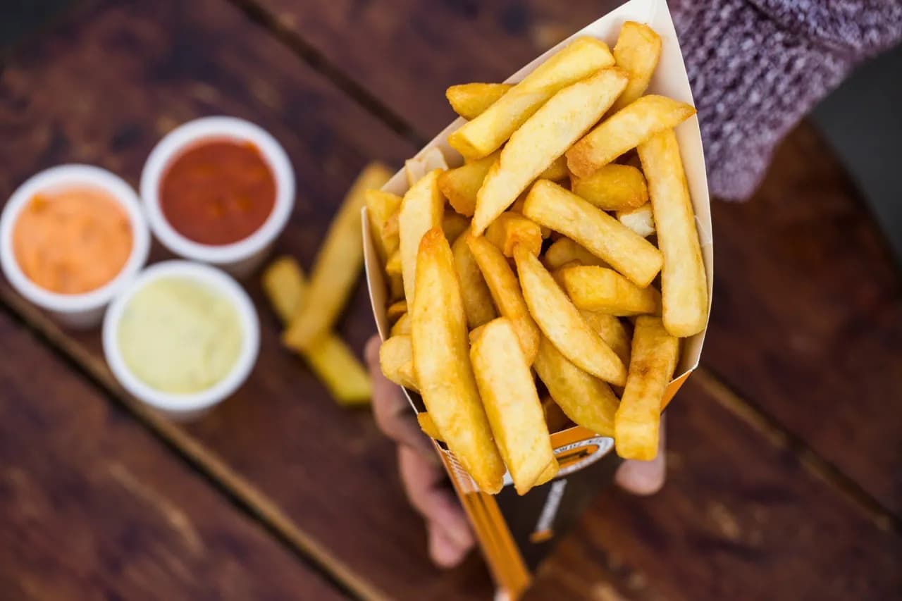Ile smaży się frytki? Odkryj sekrety idealnego smażenia