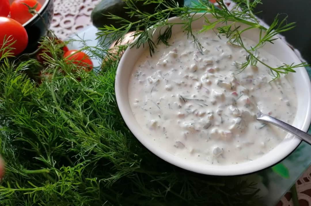 Sos duński ze stacji: Jak odtworzyć kultowy smak w domu?