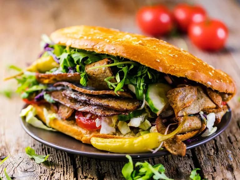 Czy kebab jest niezdrowy? Odkryj ukryte zagrożenia dla zdrowia